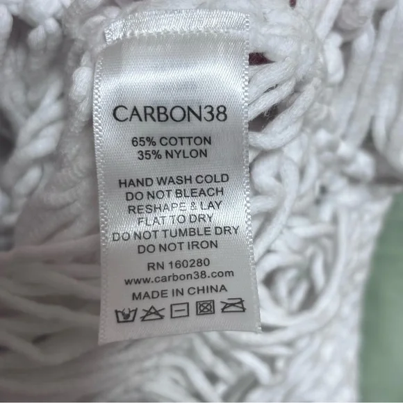 Carbon38 White Crochet off shoulder knit Sweater size M/L - Picture 14 of 14